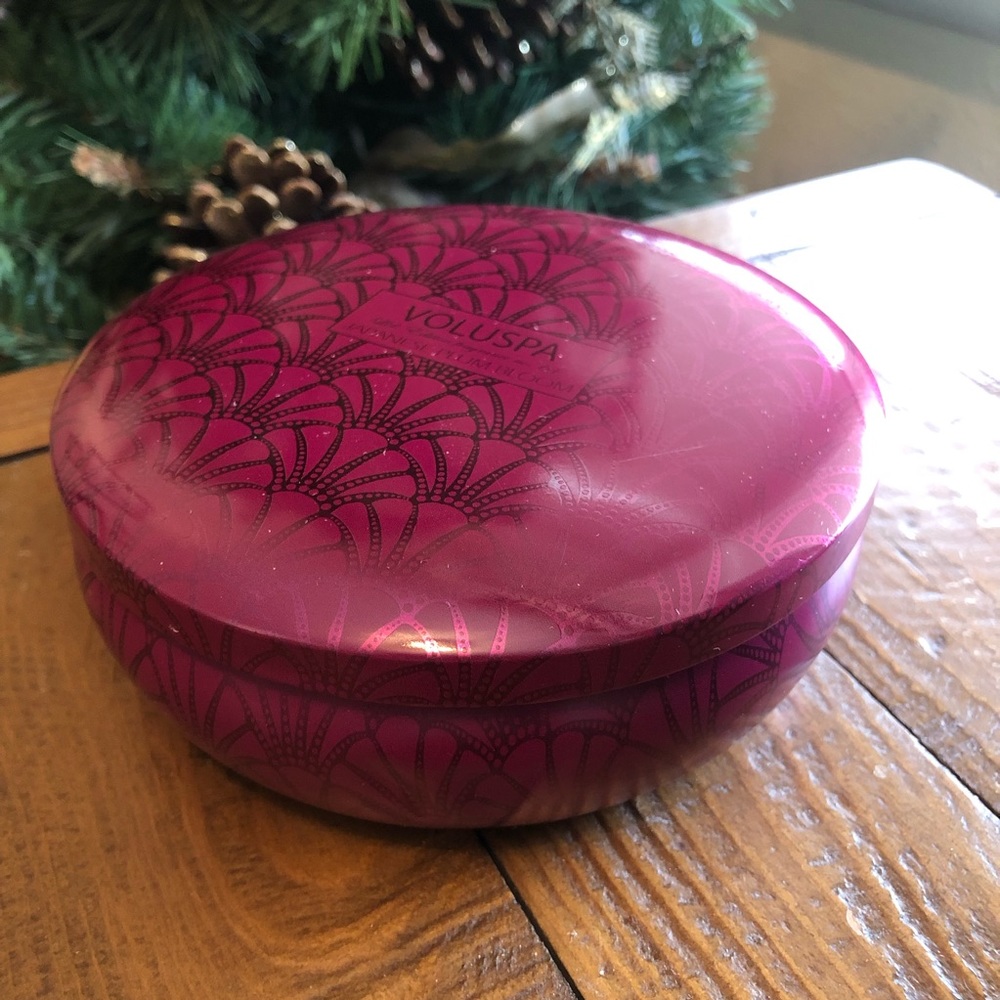 Voluspa Japanese Plum Blossom Candle Tin (80hrs)